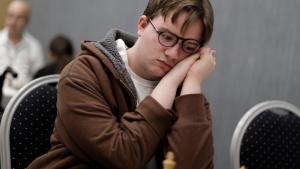 17-летний шахматист стал мастером после четырех операций на мозге