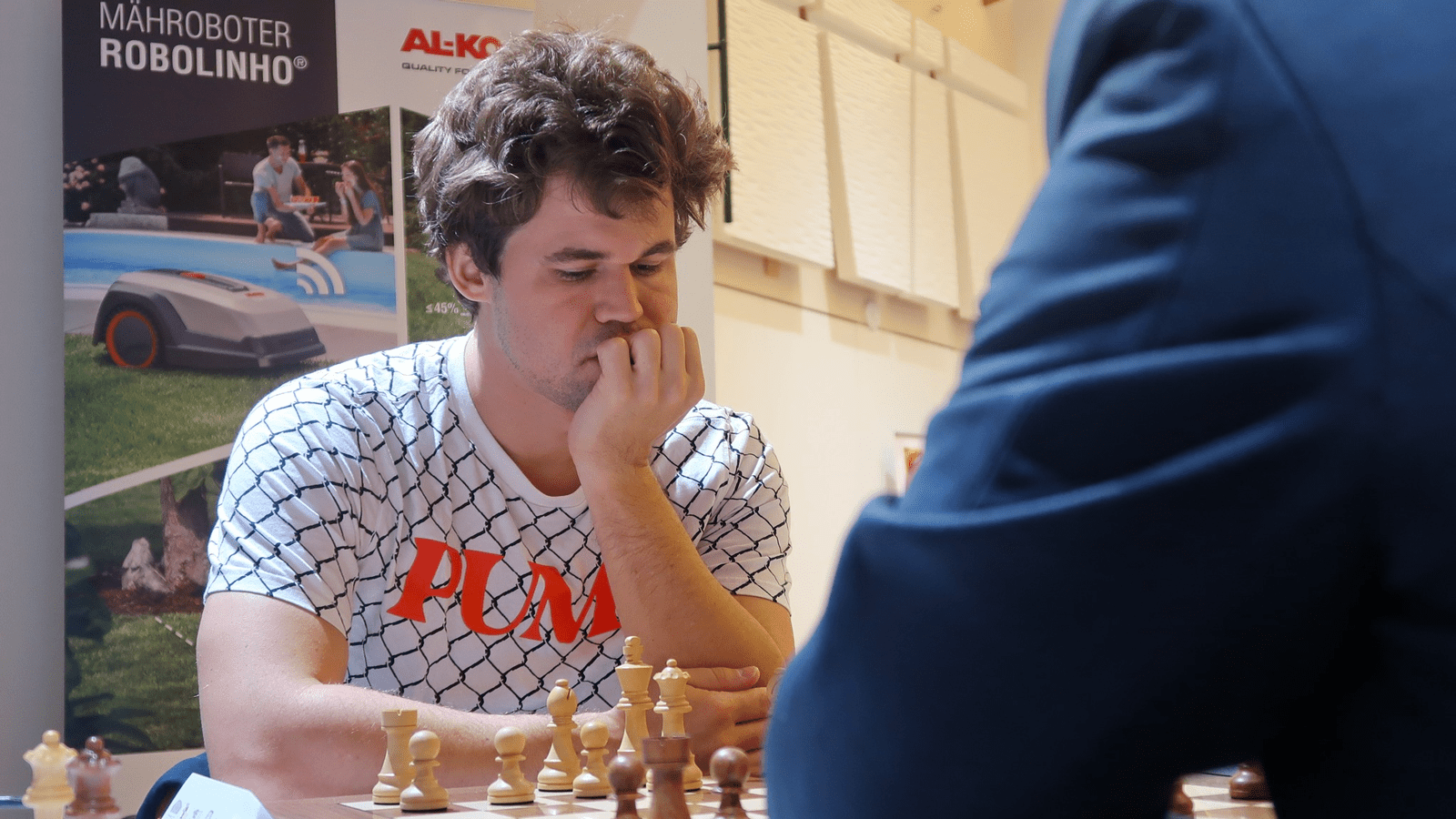 Carlsen Sacs 2 Pawns, Scores Pretty Win