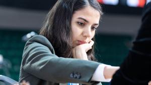 Иранская шахматистка снимает хиджаб и эмигрирует в Испанию