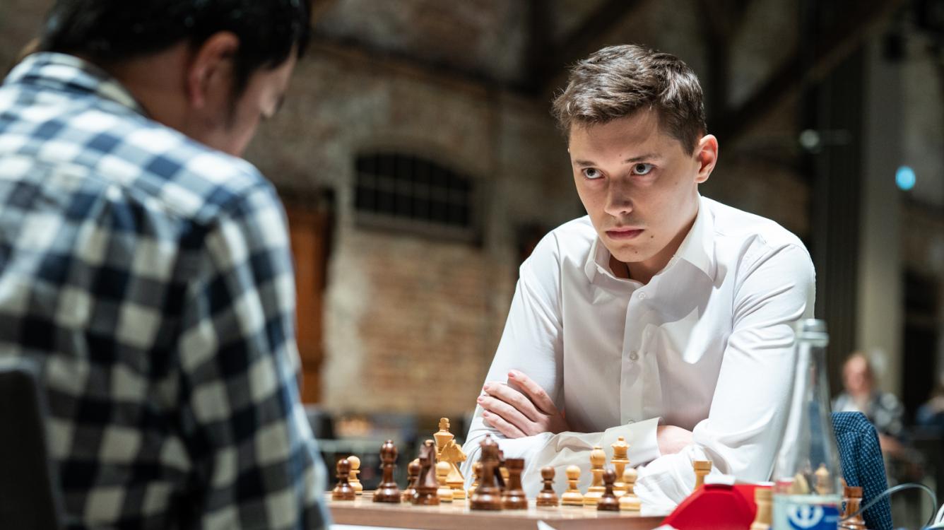 Федерация шахмат России собирается "бороться с переманиванием шахматистов"
