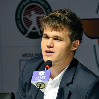Carlsen Beats Anand Again, Leads 4-2 - UPDATE: VIDEO