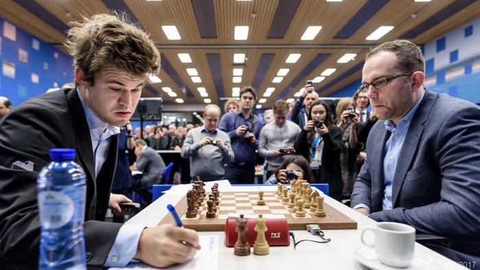 Tata Steel Ronda 12: Victorias para Carlsen y Aronian