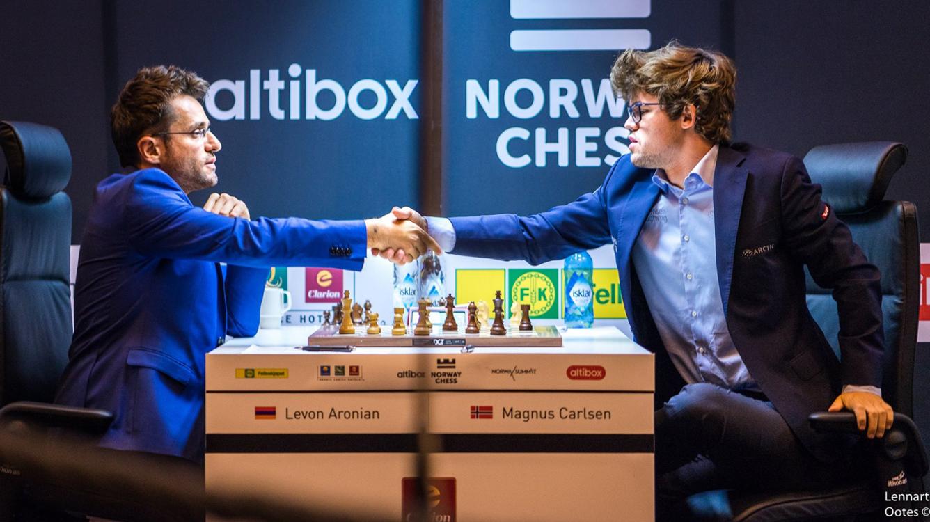 Аронян побеждает Карлсена в ослепительном 4-м туре Norway Chess