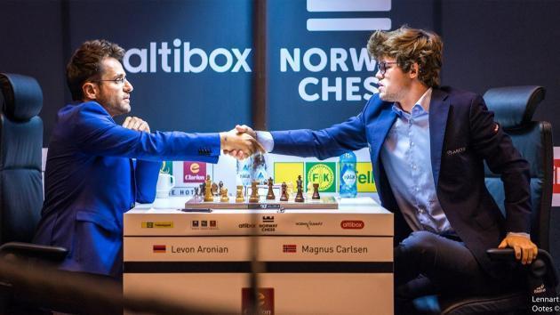 Aronian bat Carlsen lors d'une quatrième ronde de toute beauté