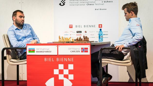 Biel, Runde 9: Mamedyarov besiegt Carlsen und gewinnt das Bieler Schachfestival