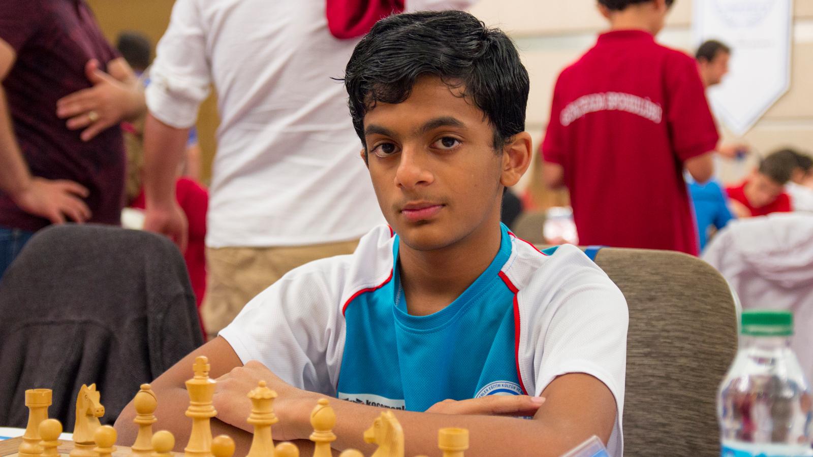 19 year old Nihal Sarin breaks through the 2700 barrier in live ratings : r/ chess