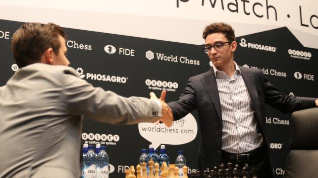 Mundial de Xadrez Partida 3: Caruana Repete Rossolimo Mas Não Consegue  Quebrar Carlsen 