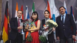 Цзюй Вэньцзюнь побеждает Катерину Лагно, сохраняя титул чемпионки мира