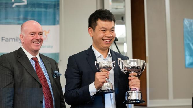 Wang Hao gewinnt das FIDE Chess.com Grand Swiss Turnier auf der Isle of Man