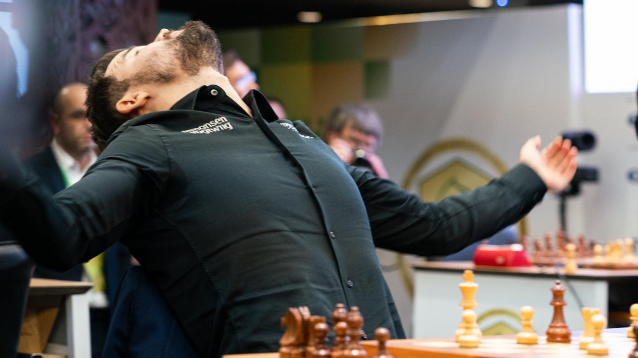 Magnus arrives late to the World Rapid Championship and wastes 20 seco, Magnus  Carlsen
