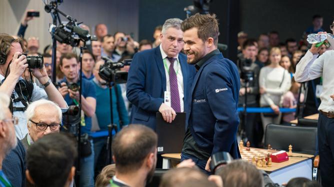 Carlsen e Lagno São Novamente Campeões Mundiais de Xadrez Blitz