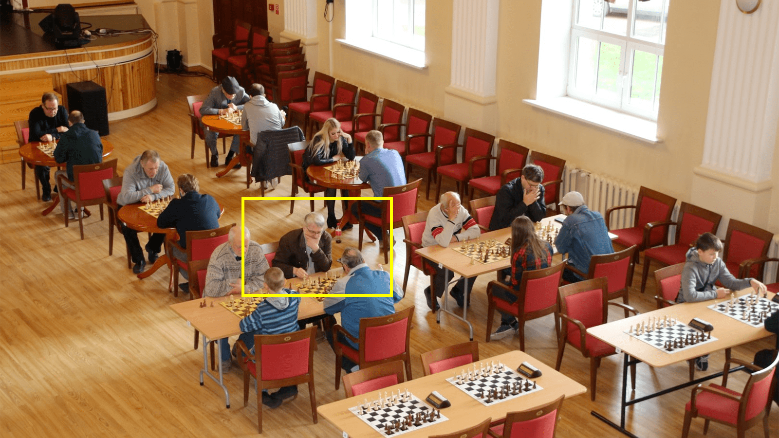 Chess grandmaster Igors Rausis accused of cheating after photo