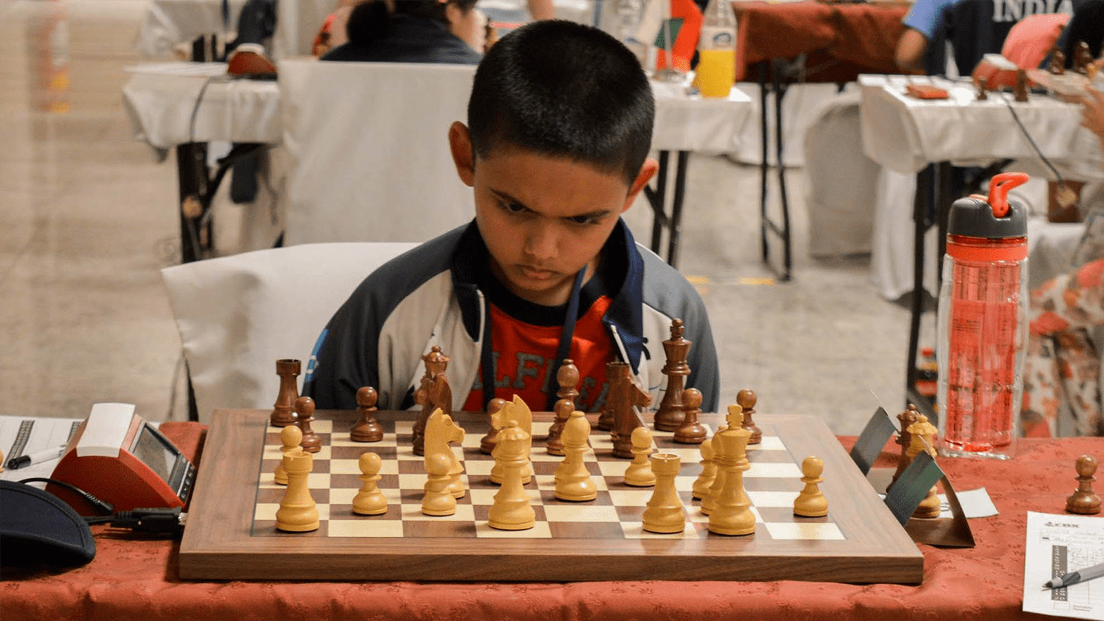 Abhimanyu Mishra se tornou o mais jovem grande mestre da história do xadrez  