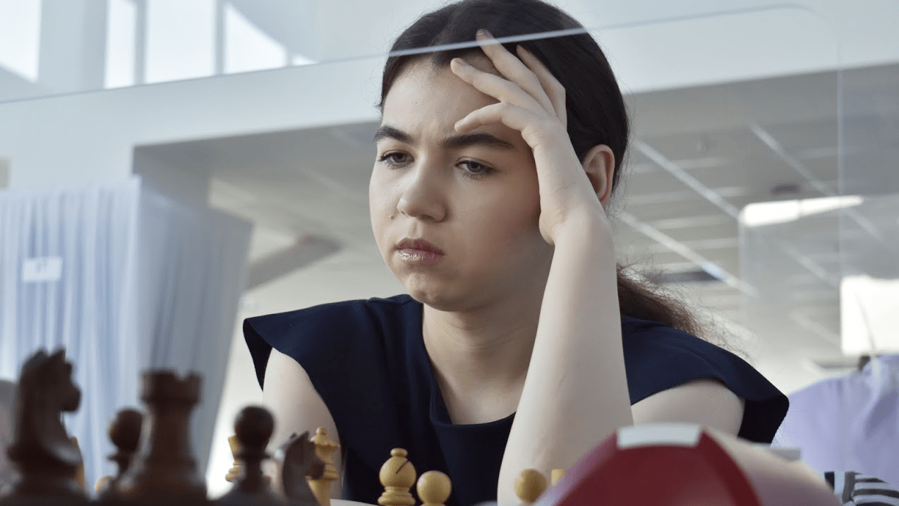 Aleksandra Goryachkina blunders in a see-saw battle against Ann Matnadze