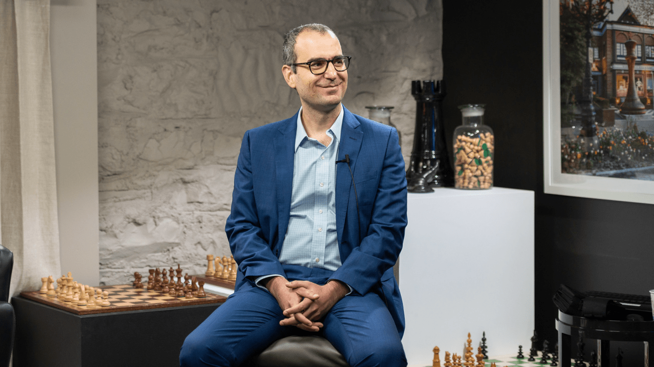 Dominguez Wins Champions Showdown Chess9LX; Kasparov Comes Close